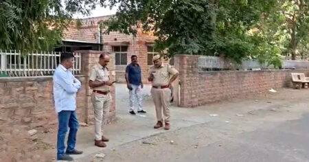 চার বছর ধরে ব্ল্যাকমেইল ও গণধর্ষণ: বিচার না পেয়ে ২ বোনের আত্মহত্যা ব্ল্যাকমেইল ও গণধর্ষণ