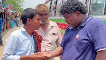 ‘রাগ করলা’ বলে ভাইরাল হওয়া কে এই ঈমান আলী