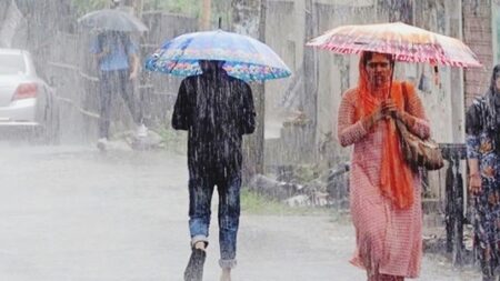 ঝড় ও বজ্রবৃষ্টির আভাস