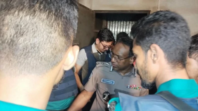 গোপন বিলাসকক্ষ ও সুরঙ্গ