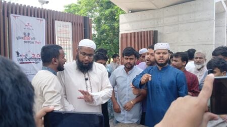 ভিসির বিরুদ্ধে অভিযোগ: প্রক্টর উত্তর দিতে গেলেই বাধে বিপত্তি ভিসি