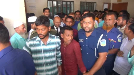 জামালপুরে স্কুলছাত্রীকে ধর্ষণের দায়ে তিনজনের মৃত্যুদণ্ড জামালপুরে স্কুলছাত্রীকে ধর্ষণ