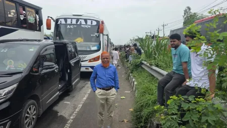 ১২ ঘণ্টায় ঢাকা থেকে টাঙ্গাইল, ফেসবুকে ক্ষোভ প্রকাশ এমপির ক্ষোভ প্রকাশ এমপির
