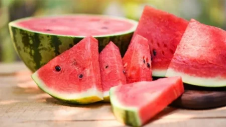 খাওয়ার আগে না পরে? কখন তরমুজ খাওয়া ভালো pic-3-1778748461