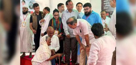 দৃষ্টিহীন বৃদ্ধার স্বপ্ন পূরণ করলেন প্রধানমন্ত্রী প্রধানমন্ত্রী