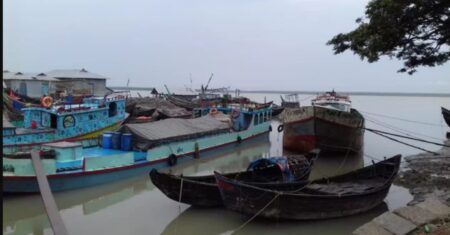দেশের অভ্যন্তরীণ নদীবন্দরে বিশেষ পূর্বাভাস জারি অভ্যন্তরীণ নদীবন্দর