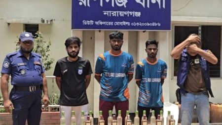 রূপগঞ্জে মাদকবিরোধী অভিযান, ইয়াবা-মদসহ ৩ জন গ্রেফতার ইয়াবা