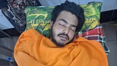 বাড়ি থেকে ডেকে নিয়ে নিষিদ্ধ ছাত্রলীগ নেতার রগ কেটে দিল দুর্বৃত্তরা ছাত্রলীগ নেতা