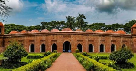 বাগেরহাটে ষাটগম্বুজ মসজিদে ঈদুল আজহার তিন জামাত, সকাল ৭টা থেকে শুরু জামাত
