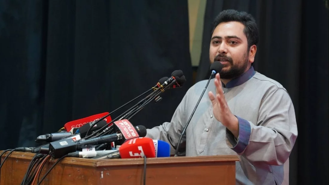 প্রতিযোগিতা হচ্ছে