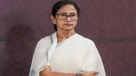 নির্বাচনে পরাজয়ের পরও পদত্যাগে অনড় মমতা ব্যানার্জি মমতা