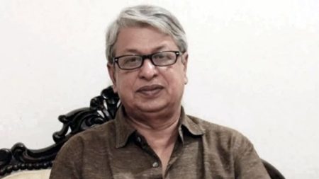 মারা গেছেন