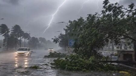 ভারতে বজ্রপাত ও ভারি বর্ষণে মৃত্যু বেড়ে ১১১ মৃত্যু বেড়ে ১১১