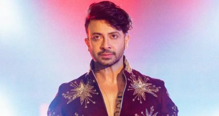 সব হাত গিটার ধরে না, কিছু হাত বিপ্লব ঘটায় : শাকিব খান শাকিব