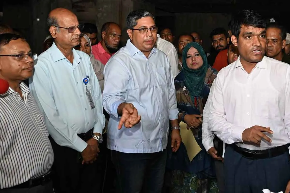 জিগাতলায় এডিস মশার লার্ভা, দুই ভবন মালিককে এক লাখ টাকা জরিমানা জরিমানা