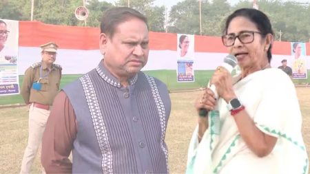 দুঃসময়ে মমতাকে যে প্রস্তাব দিলেন হুমায়ুন কবির প্রস্তাব