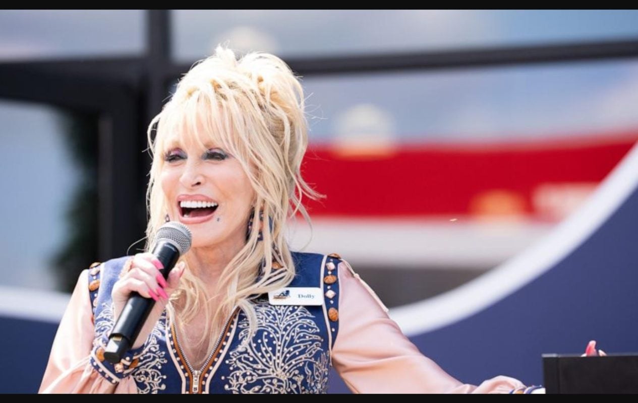 Dolly Parton Makes Surprise Appearance at Tennessean Travel Stop