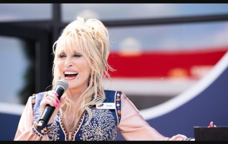 Dolly Parton Makes Surprise Appearance at Tennessean Travel Stop Dolly Parton Makes Surprise Appearance at Tennessean Travel Stop
