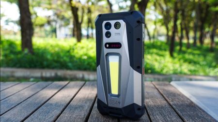 8849 Tank 5 Brings High-Brightness Projector and 17,600mAh Battery to Rugged Smartphone Line 8849 Tank 5