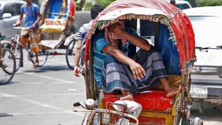গরমে পুড়ছে দেশ, আর কদিন থাকবে গরমে পুড়ছে দেশ