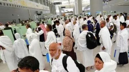 হজ শেষে দেশে ফিরলেন ৫৪৩২৩ হাজি, মারা গেছেন ৫০ Hajj