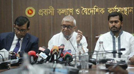 কর্মীদের কষ্টের টাকা নিয়ে ছিনিমিনি খেললে কাউকে ছাড় নয় : প্রবাসীকল্যাণমন্ত্রী প্রবাসীকল্যাণমন্ত্রী