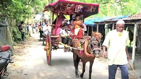 নাতির জন্মে নানার এলাহি কাণ্ড! Nana