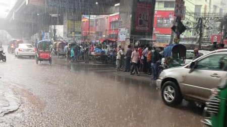 বৃষ্টি ও বজ্রসহ বৃষ্টি