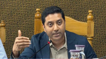 প্রাথমিক শিক্ষকদের বদলি এখন স্থানীয় প্রশাসনের কমিটির মাধ্যমে প্রাথমিক শিক্ষক