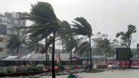 বজ্রসহ ঝড়
