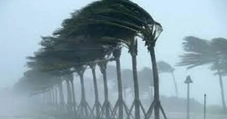৭ জেলায় দুপুরের মধ্যে ঝড়ের শঙ্কা বজ্রসহ বৃষ্টি
