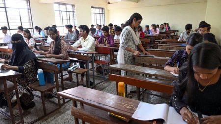 ছাত্রীদের মাসে ৩ দিন পিরিয়ড লিভ, ঋতুস্রাব মর্যাদা প্রকল্প চালু! indian school