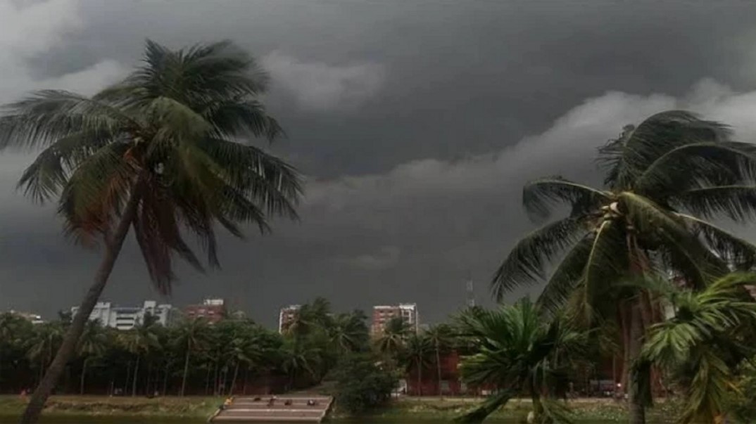 ঝড়ের শঙ্কা