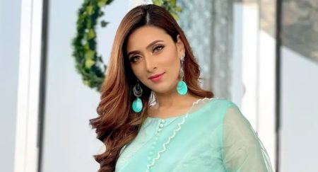 চিত্রনায়িকা বিদ্যা সিনহা মিম