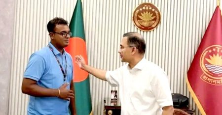কনটেন্ট ক্রিয়েটরদের ৭.৫% ভ্যাট দিতে হবে না, জুয়েল রানাকে প্রধানমন্ত্রী জুয়েল রানাকে প্রধানমন্ত্রী