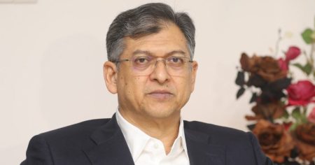 একসঙ্গে থাকলে ফুলের পাপড়ি দিয়ে হীরার কলিজা কাটা সম্ভব: স্বরাষ্ট্রমন্ত্রী ঐক্যবদ্ধ