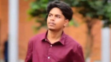 বরিশালে প্রেমিকার সঙ্গে ভিডিও কলে কথা বলার সময় কলেজছাত্রের আত্মহত্যা কলেজছাত্র