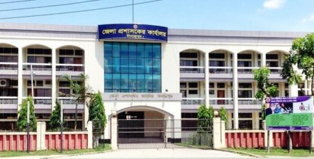 ৭পদে ১৯০ জনকে নিয়োগ দেবে জেলা প্রশাসকের কার্যালয়, এসএসসি পাসেই আবেদন কার্যালয়