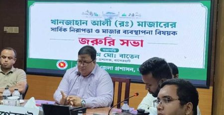খানজাহান আলী (রহ.) মাজার দিঘির কুমির স্থানান্তরের সিদ্ধান্ত প্রশাসনের কুমির