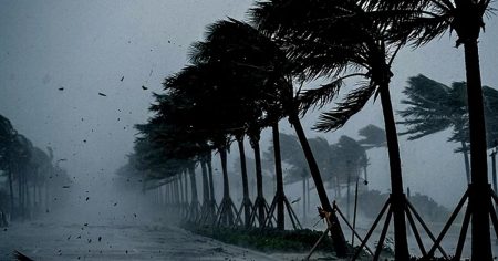 দুপুরের মধ্যে ১৭ অঞ্চলে ৬০ কিমি বেগে ঝড়ের শঙ্কা ঝড়ের শঙ্কা