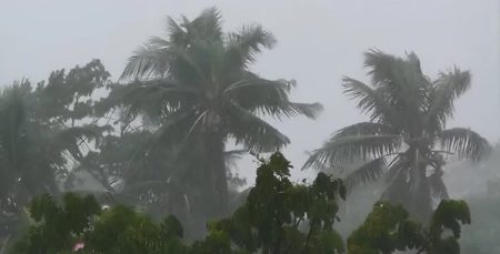 দুপুরের মধ্যে চার অঞ্চলে ঘণ্টায় ৬০ কিমি বেগে ঝড়ো হাওয়ার সতর্কতা ঝড়ো হাওয়া