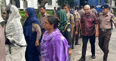 ট্রাইব্যুনালে হাজির