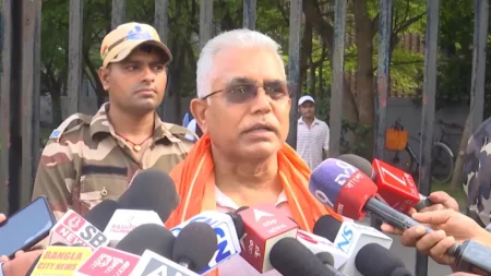 ভারতে নয় বাংলাদেশ-পাকিস্তানে গিয়ে নামাজ পড়ুন কেউ কিছু বলবে না: বিজেপির মন্ত্রী নামাজ