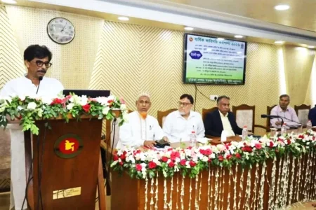 অতিরিক্ত সার ব্যবহারে কৃষিজমির ক্ষতি বাড়ছে: কৃষিমন্ত্রী মন্ত্রী