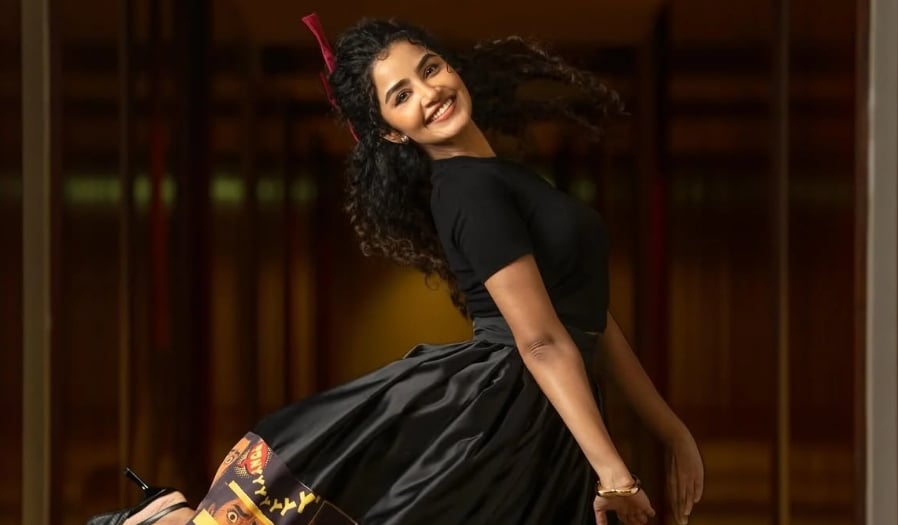 অভিনেত্রী