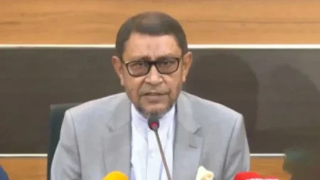 বন্যাকবলিত ১১ জেলায় চিকিৎসক ও স্বাস্থ্যকর্মীদের ছুটি বাতিল স্বাস্থ্যকর্মীদের ছুটি