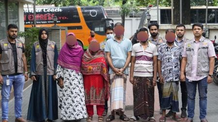 হানিট্র্যাপে ফেলে ব্ল্যাকমেইল: চক্রের ৫ সদস্য গ্রেফতার Honey