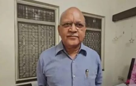 অপরিচিত এক নারীর বার্তায় খোয়ালেন ২৭ কোটি টাকা নারীর বার্তায়