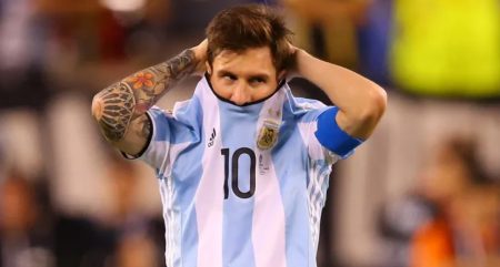 Messis World Cup scoring streak ends but Argentina still advances Messi