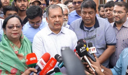তথ্যমন্ত্রী